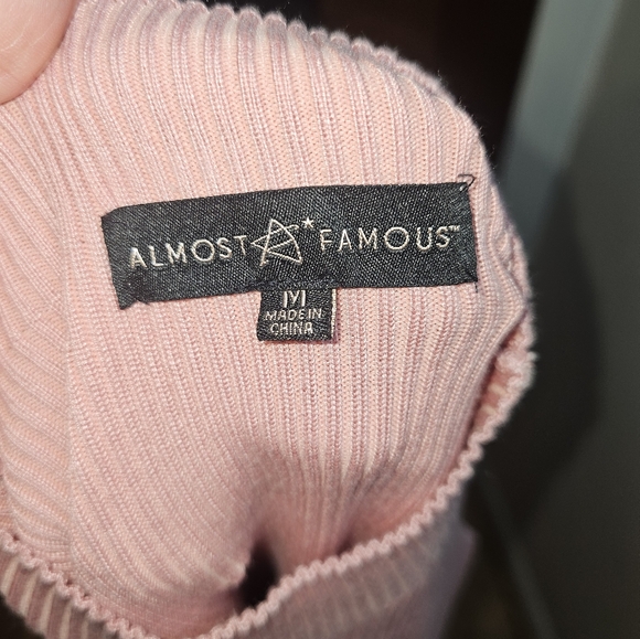 Almost Famous Ribbed top - Picture 7 of 8